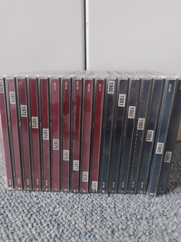 17 cd´s die het verhaal van de prehistorie vertellen, Verzenden, Zo goed als nieuw, Boxset