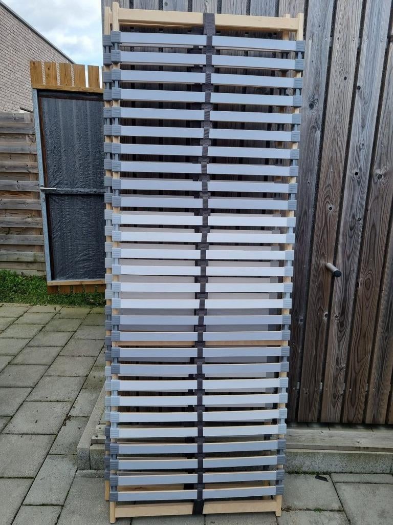 Lattenbodem 70cm200. 2 stuks. Nooit gebruikt, Ophalen