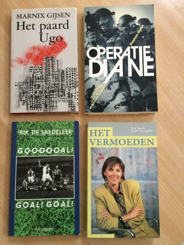 Boeken (2), Ophalen of Verzenden, Gelezen
