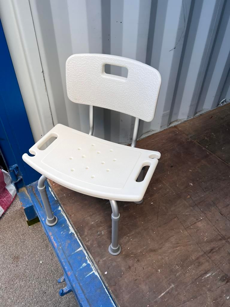 Vermeiren Lilly chaise de bain, Diversen, Verpleegmiddelen, Ophalen, Zo goed als nieuw