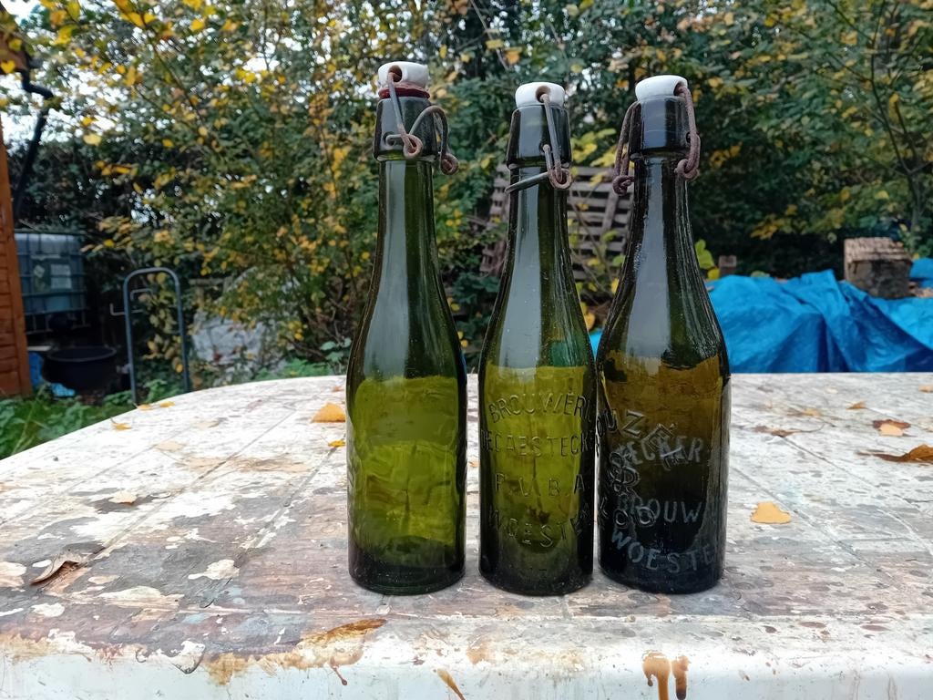Oude vintage bierfles brouwerij Decaestecker Deca Woesten, Enlèvement ou Envoi, Utilisé