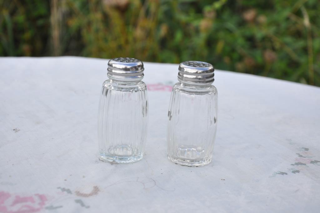 sel et poivre en verre  modele bombe, Ophalen of Verzenden, Gebruikt