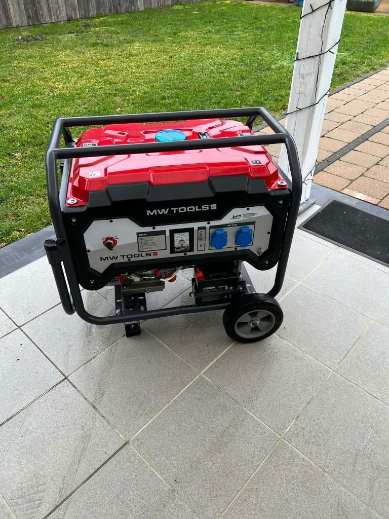 nieuwe stroomgroep BG50E 1xgebruikt, Doe-het-zelf en Bouw, Ophalen, Zo goed als nieuw, 5 tot 10 kVA, Benzine