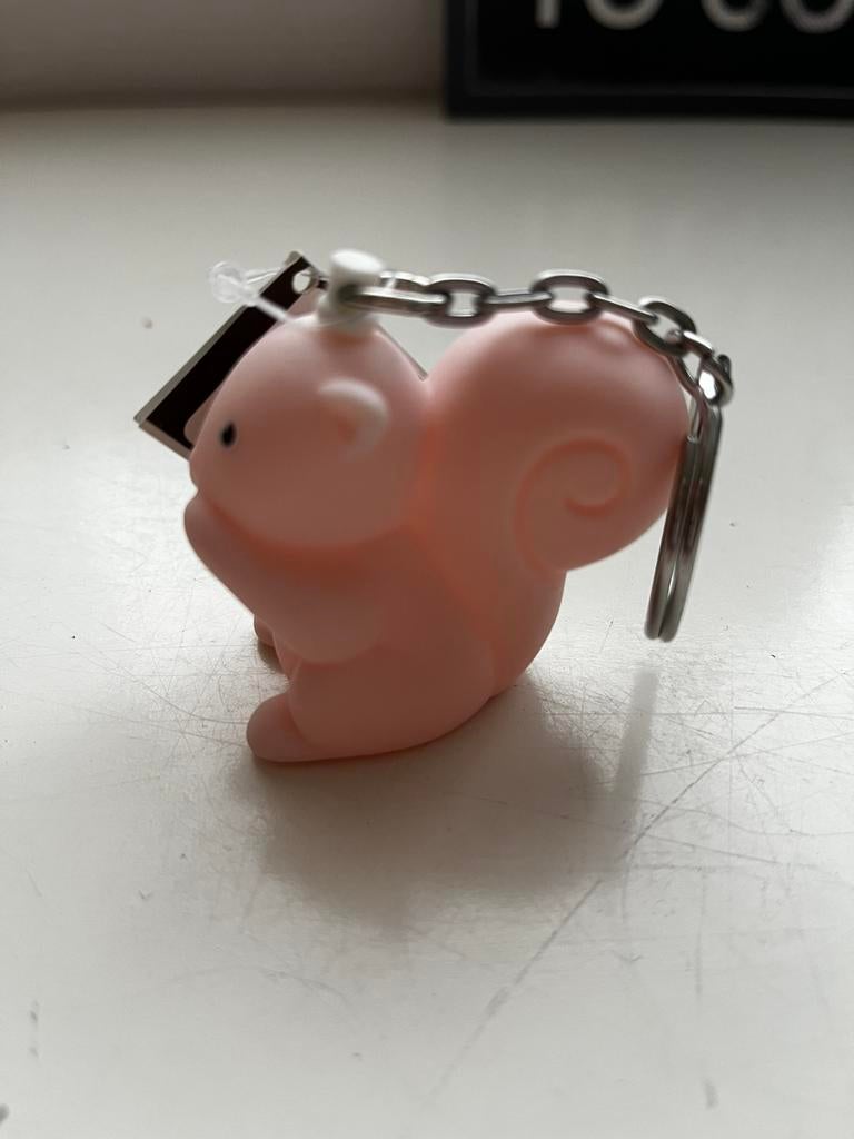 Roze sleutelhanger eekhoorn, Ophalen, Nieuw, Kraamcadeau
