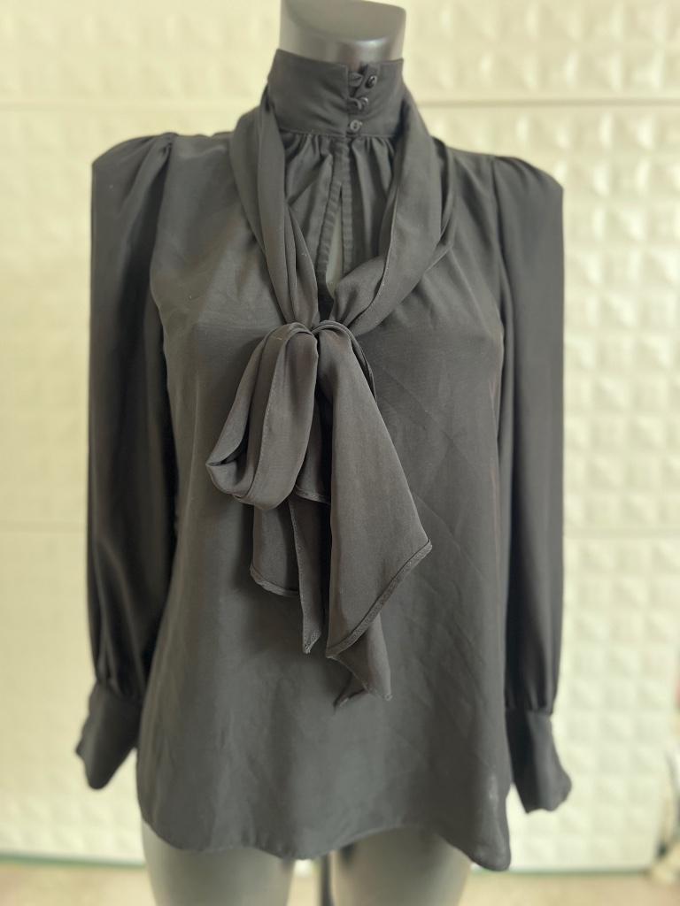 Blouse Zara pour femme : Taille S, Vêtements | Femmes, Enlèvement, Comme neuf