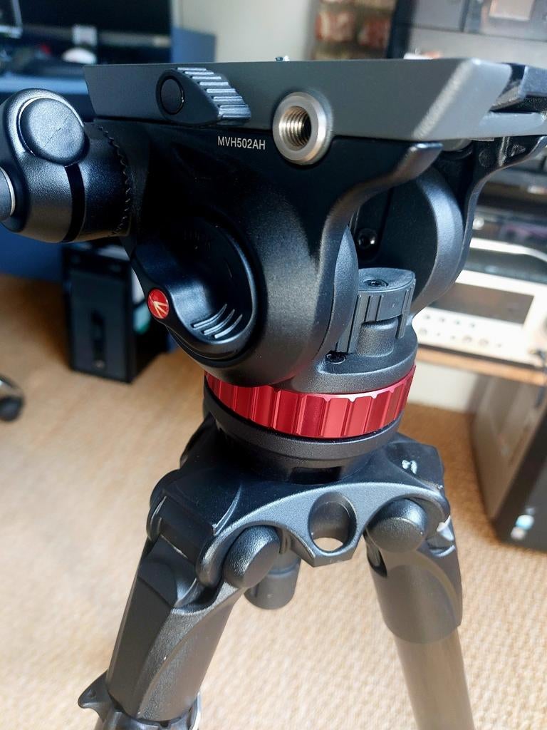 Manfrotto 535 MPRO camerastandaard met MVH502 AH-kop, Ophalen, Zo goed als nieuw, Eenpoot