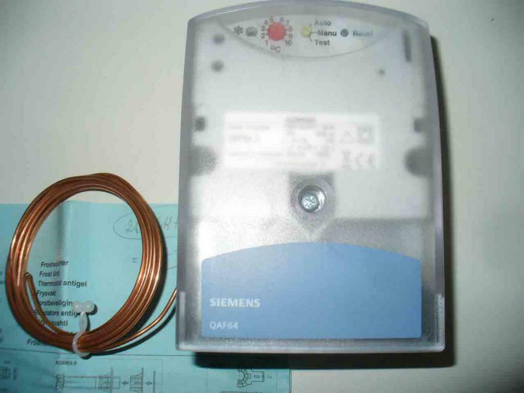 Siemens thermostat antigel réf : QAF64.2 ( neuf ), Bricolage & Construction, Enlèvement ou Envoi, Neuf, Ventilateur et Extracteur