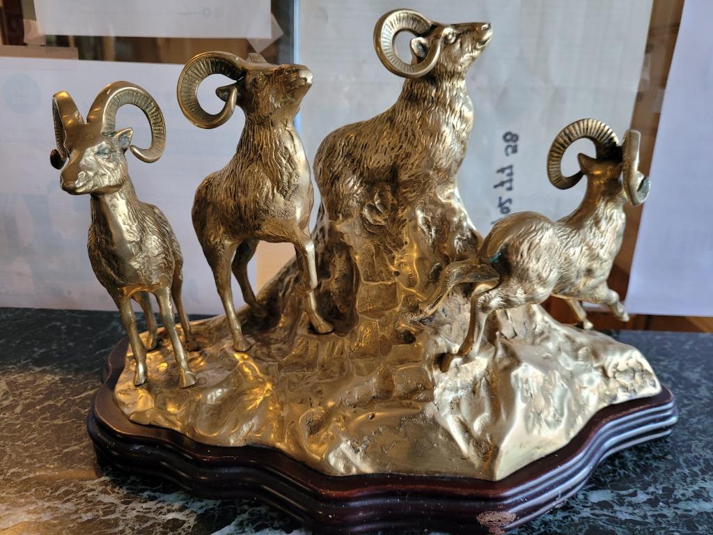 1 Buste béliers en bronze vintage sur sculpture de montagne, Enlèvement ou Envoi, Bronze