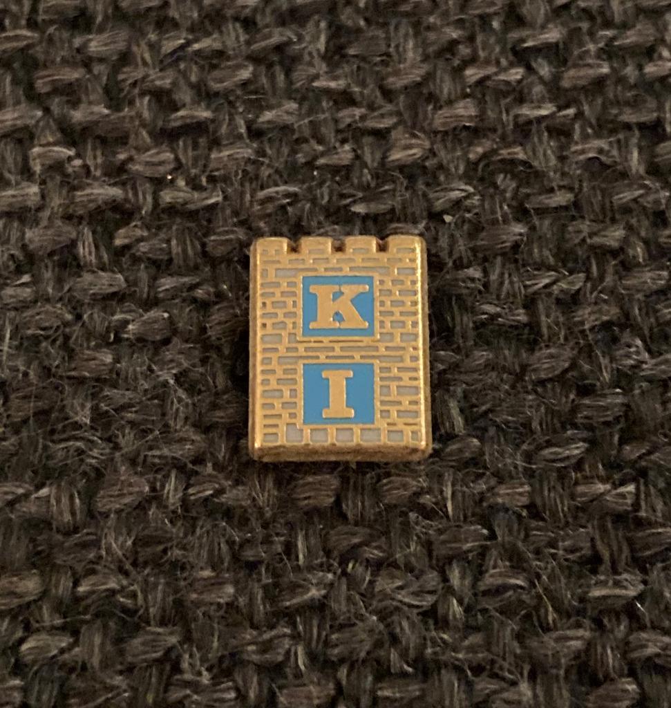 PIN - KI - FORT - BURCHT - KASTEEL - CHATEAU, Envoi, Utilisé, Autres sujets/thèmes, Insigne ou Pin's