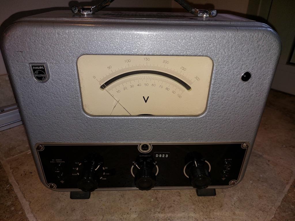 2 philips voltmeters GM6017 + GM6004/02, Doe-het-zelf en Bouw, Ophalen of Verzenden, Gebruikt, Elektriciteit