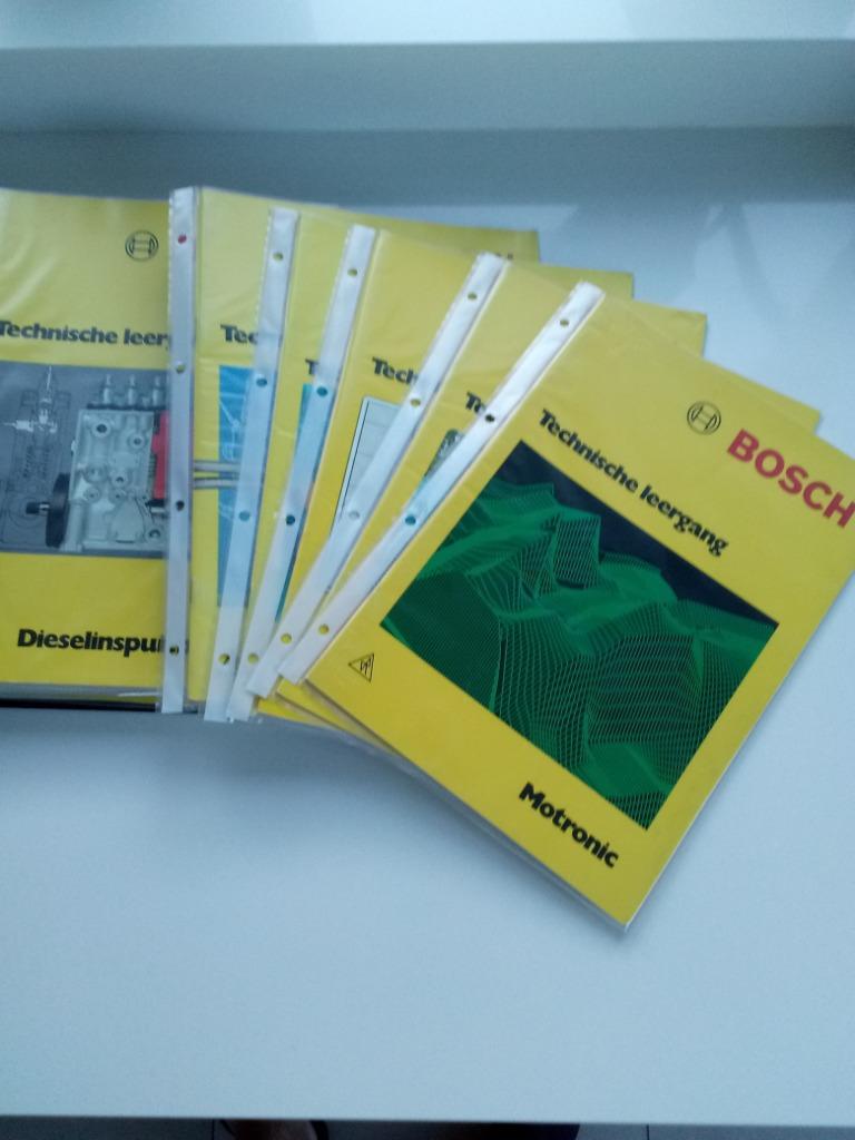 BOSCH Technische leergang ( gele boekjes), Boeken, Techniek, Ophalen, Zo goed als nieuw, Autotechniek