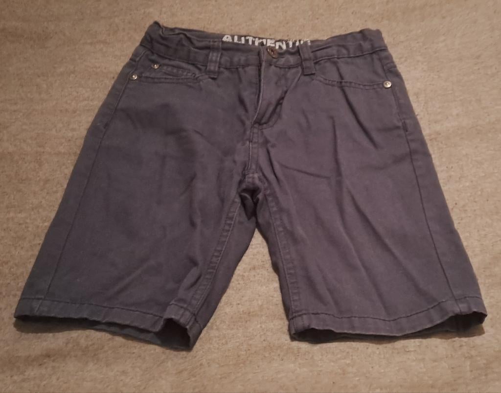 [  Short ( maat 128), Ophalen of Verzenden, Zo goed als nieuw, Jongen, Broek