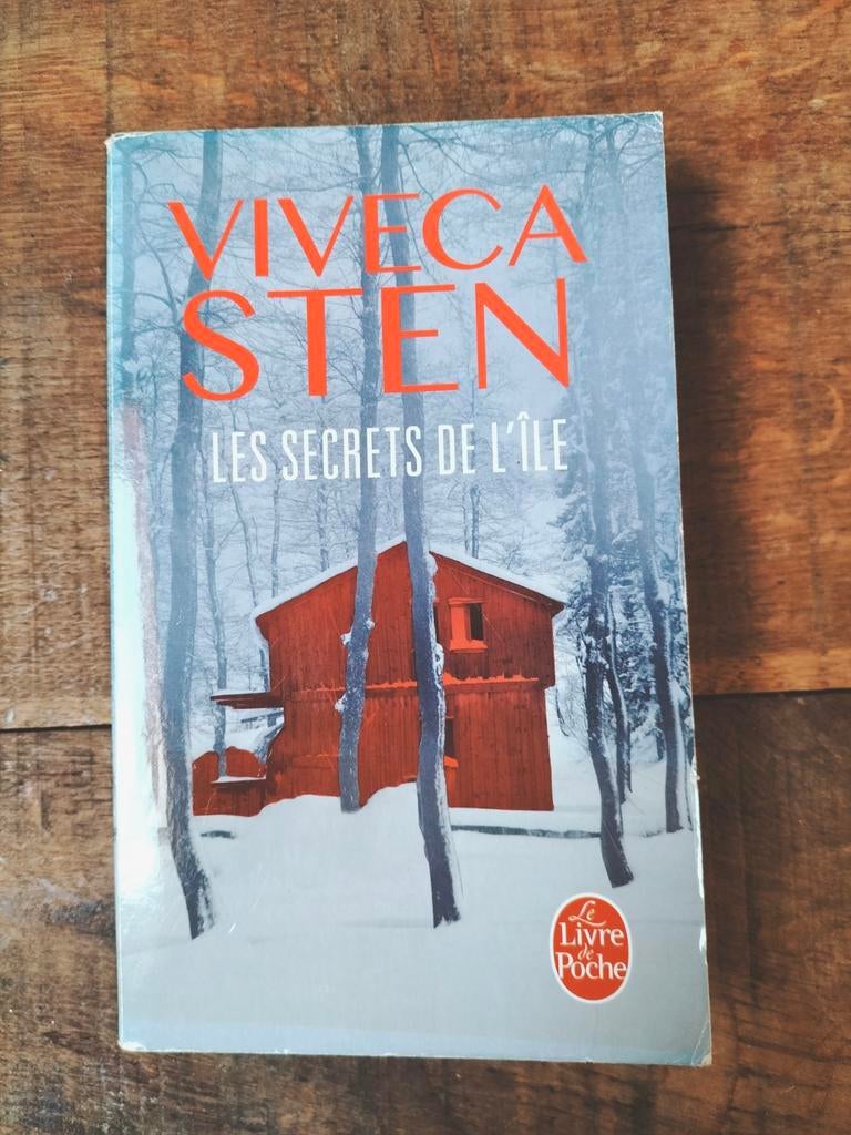 Les Secrets de l'île - Viveca Sten, Boeken, Chicklit, Gelezen, Ophalen of Verzenden