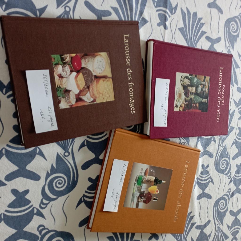 Larousses des vins, des alcools et des fromages., Enlèvement, Comme neuf, Autres régions, Autres types
