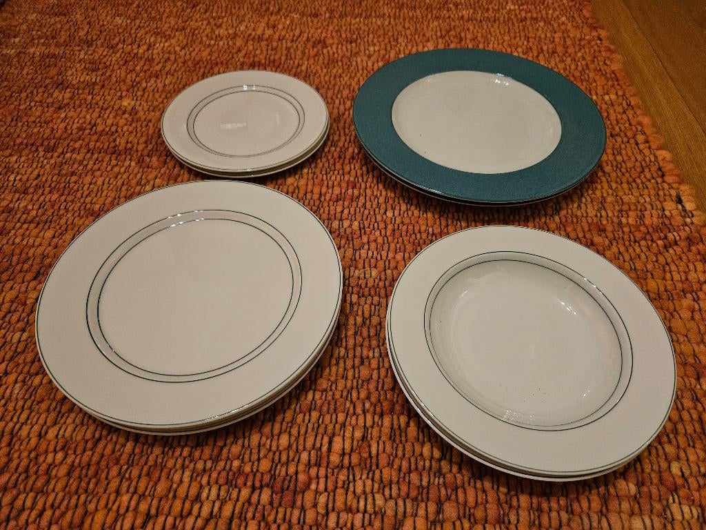 Assiettes élégantes Arzberg et Limoges, Enlèvement ou Envoi, Comme neuf, Assiettes(s)