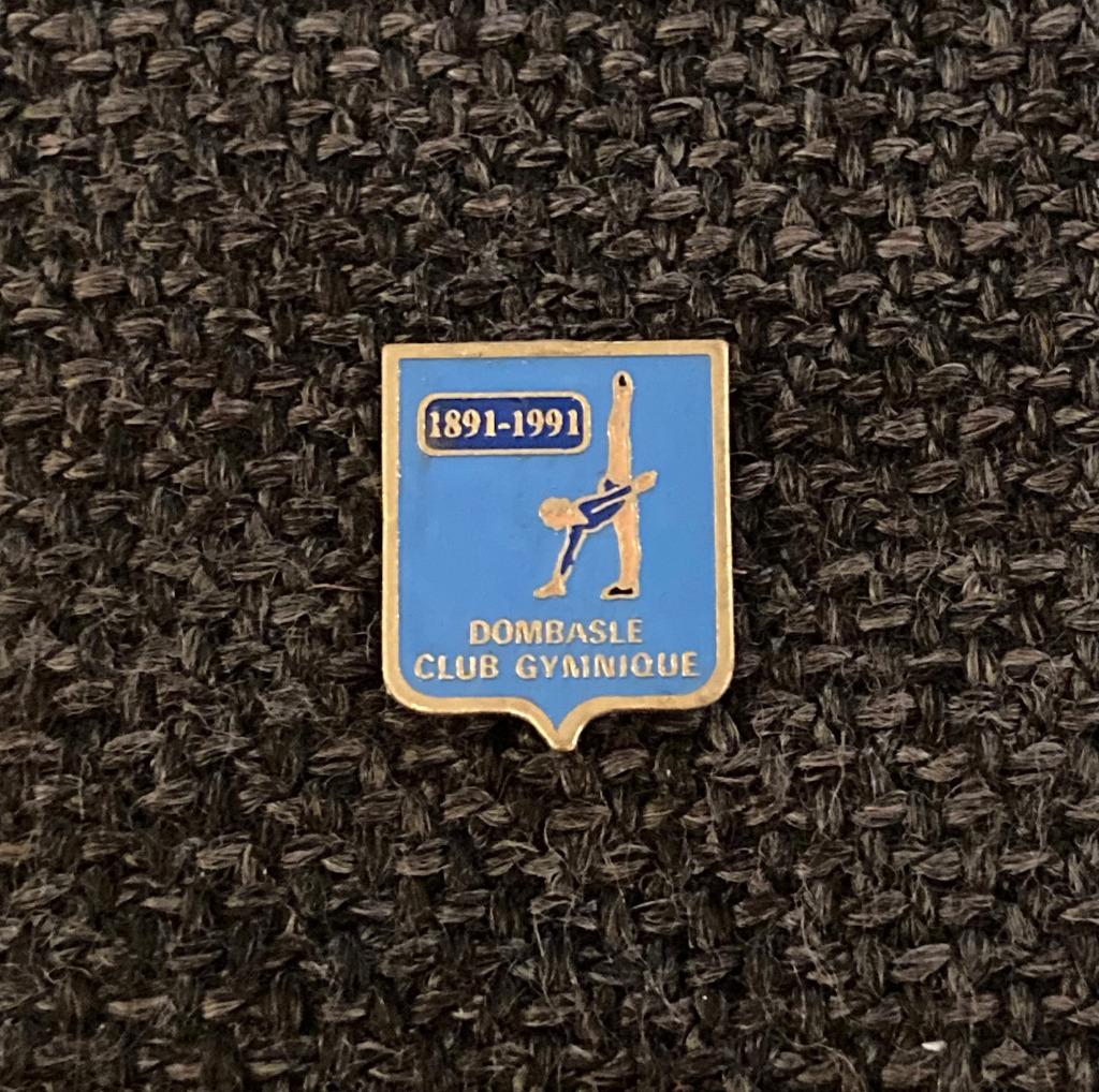 PIN - GYMNASTIEK - GYMNASTIQUE - TURNEN, Envoi, Utilisé, Sport, Insigne ou Pin's