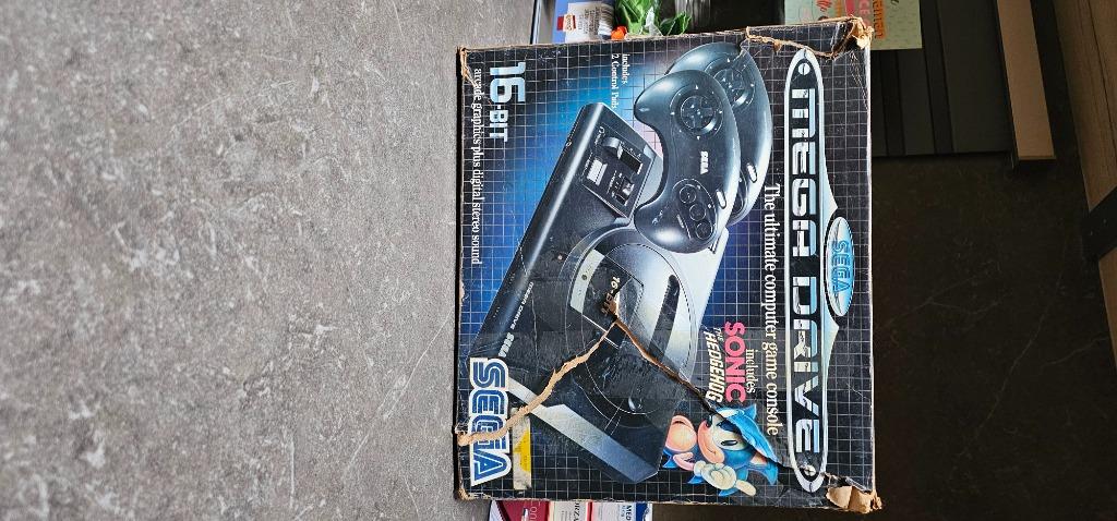 Megadrive 1 en boite abimée, Enlèvement ou Envoi, Utilisé
