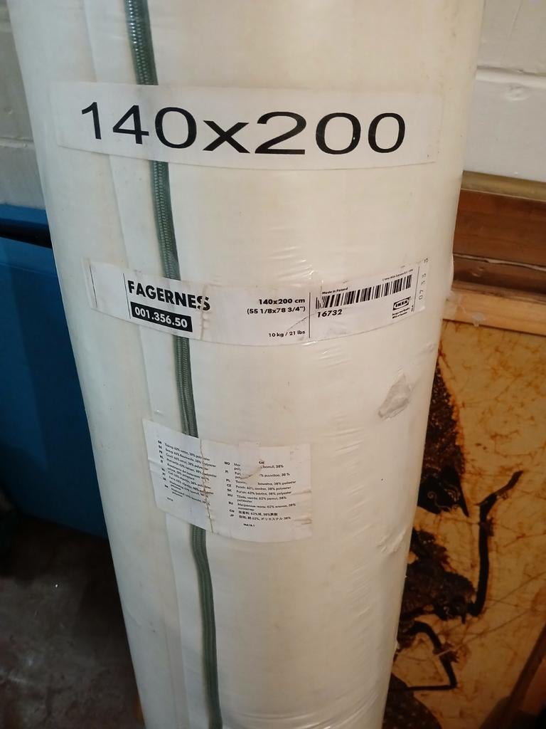 Matelas ikea 140x200 nouveau.