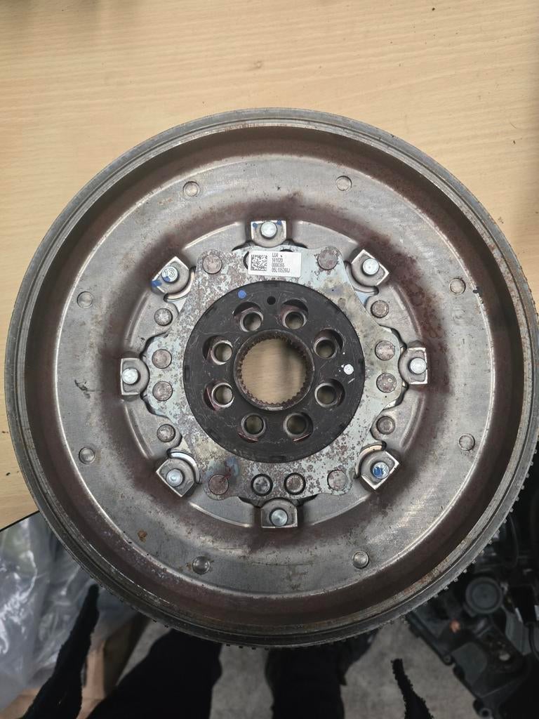 Vliegwiel DSG  Vw Golf 8 2.0 TFSI, Ophalen of Verzenden
