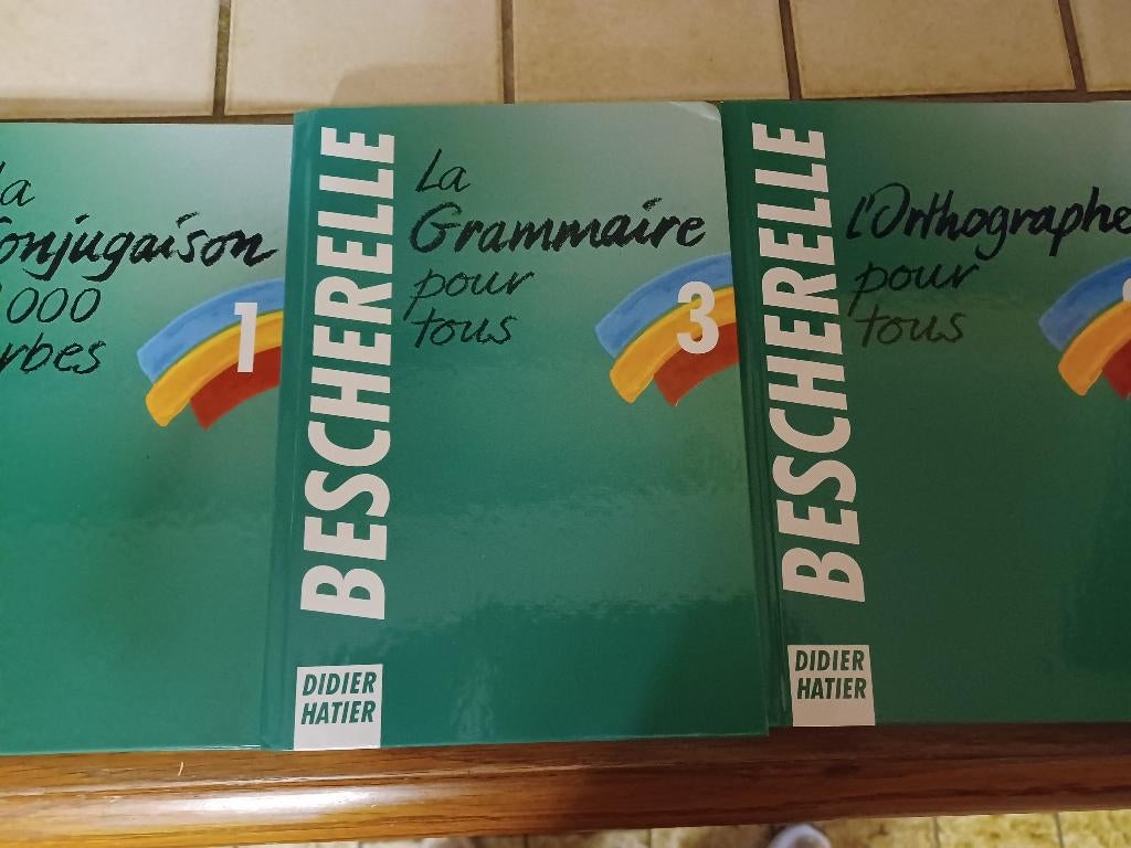 BESCHERELLE 4 pièces, Enlèvement ou Envoi, Utilisé, Français