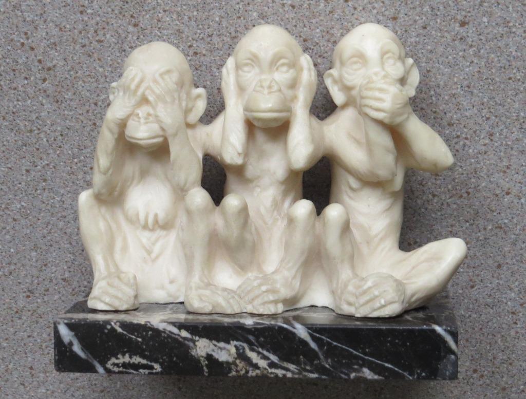 A. Santini - Sculpture Singes - Alabaster les 3 singes, Enlèvement ou Envoi, Comme neuf, Religion