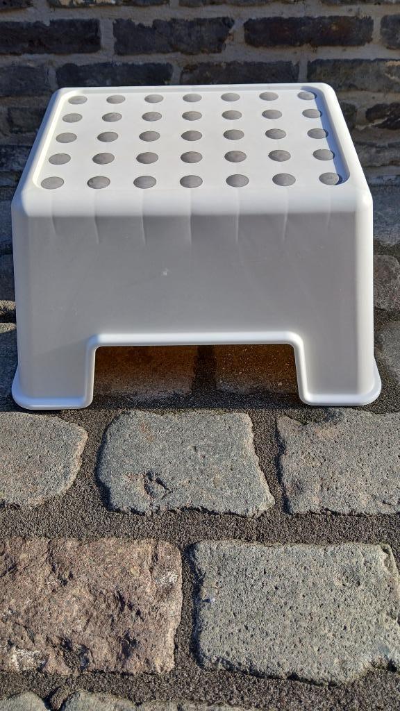 opstapje, trapje, BR 34xD34xH25cm-wit-perfecte staat, Huis en Inrichting, Ophalen, Zo goed als nieuw