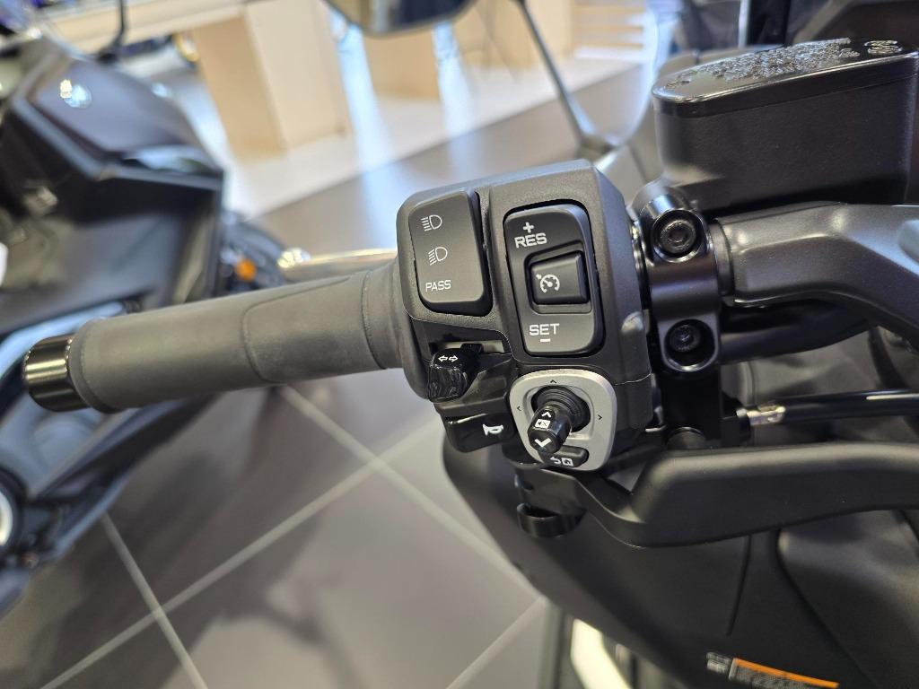 Yamaha TMAX Tech MAX, 562 cc, Bedrijf, Handvatverwarming, Minimaal motorrijbewijs A2