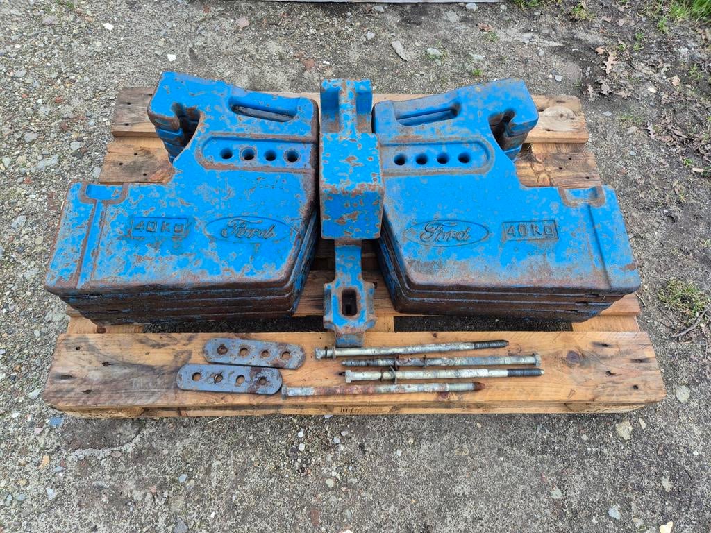 Poids avant Ford 10 x 40 kg et bloc intermédiaire, Bricolage & Construction, Établis, Comme neuf, Enlèvement ou Envoi
