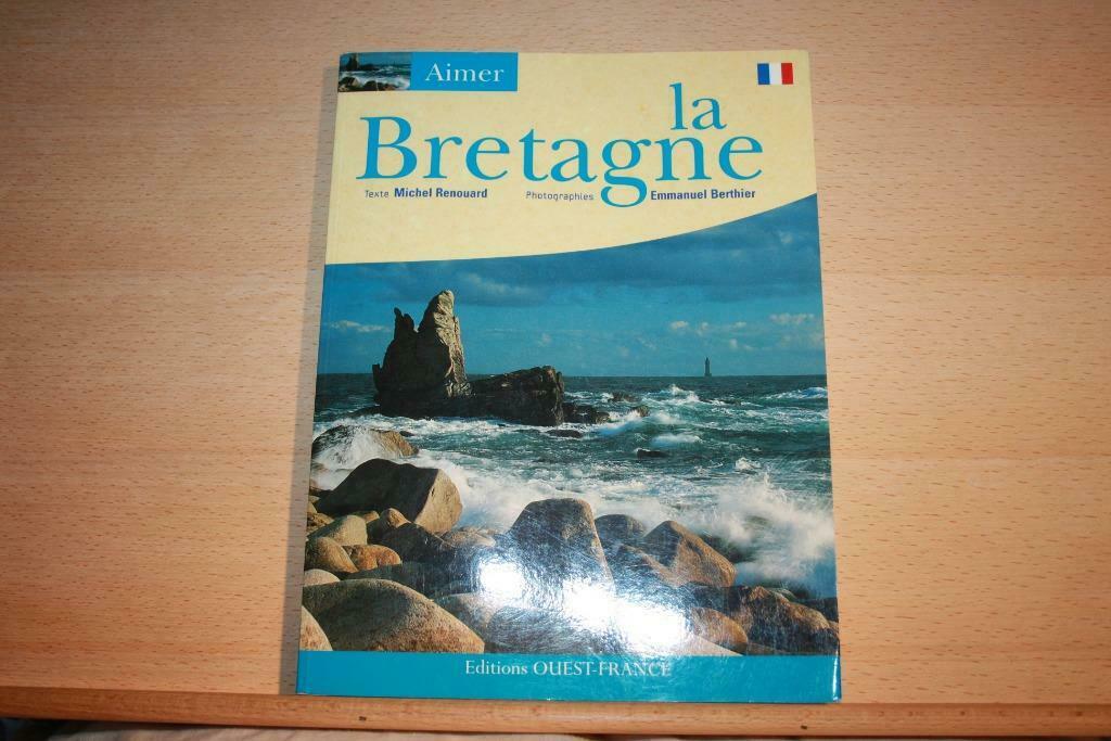 La Bretagne - Michel Renouard, Boeken, Streekboeken en Streekromans, Gelezen, Ophalen of Verzenden