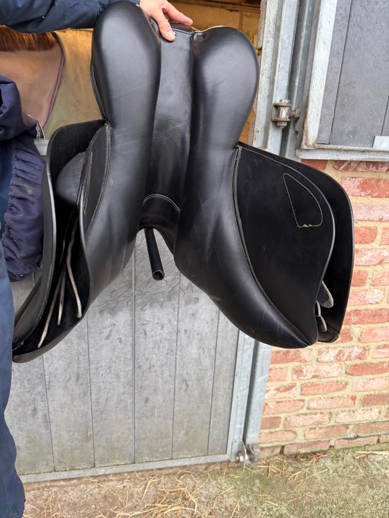 Mooi ikonic zadel, Dieren en Toebehoren, Paarden en Pony's | Zadels, Ophalen, Zo goed als nieuw