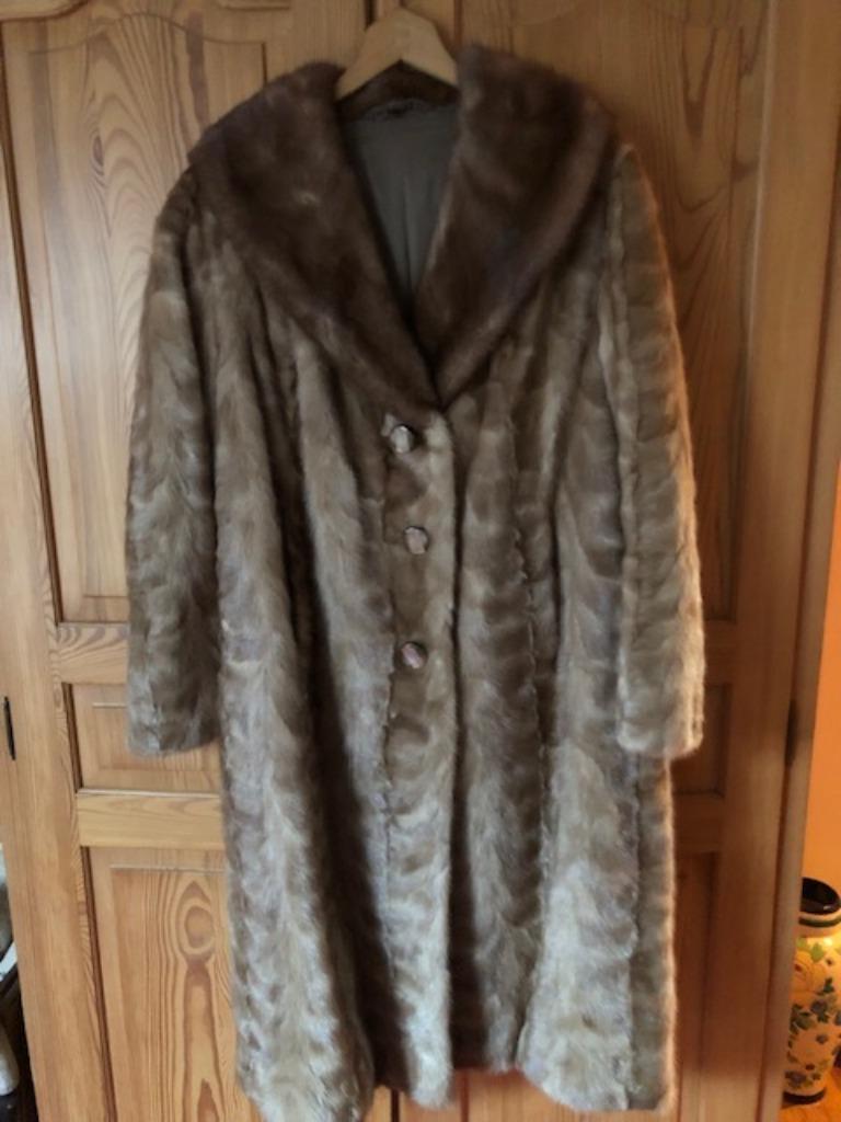 Zeer mooie vintage nertsbontjas van volle pels., Ophalen, Gedragen, Maat 42/44 (L)
