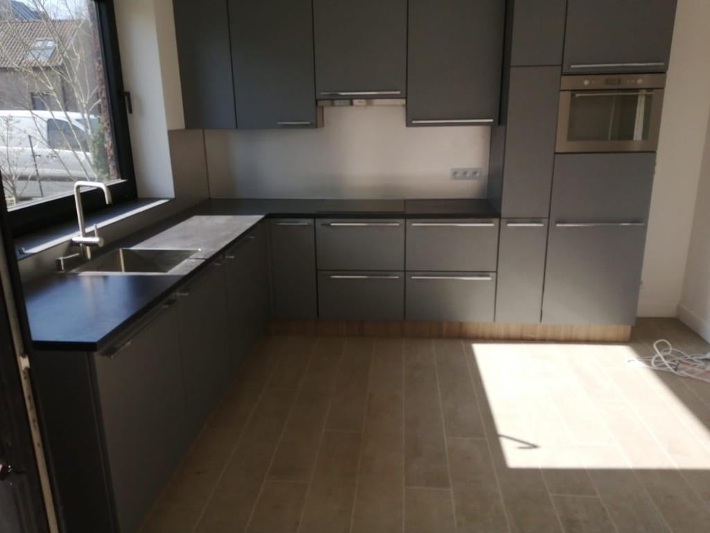 Ruim appartement met 2grote slaapkamers te Bilzen, 50 m² of meer, Genk