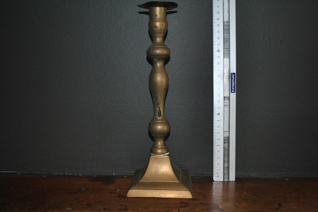 Kaarsenhouder van oud koper of messing met vierkante voet, Antiek en Kunst, Ophalen of Verzenden, Koper of Brons