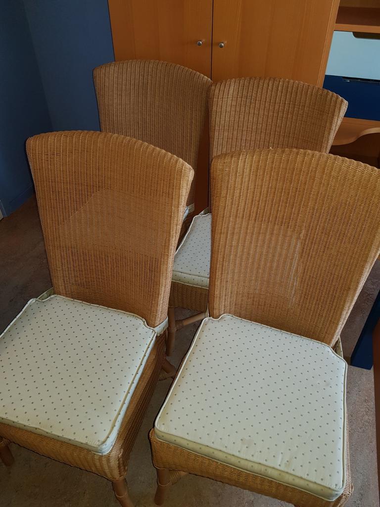 4 rotan stoelen met kussen, Huis en Inrichting, Ophalen, Gebruikt, Riet of Rotan, Landelijk