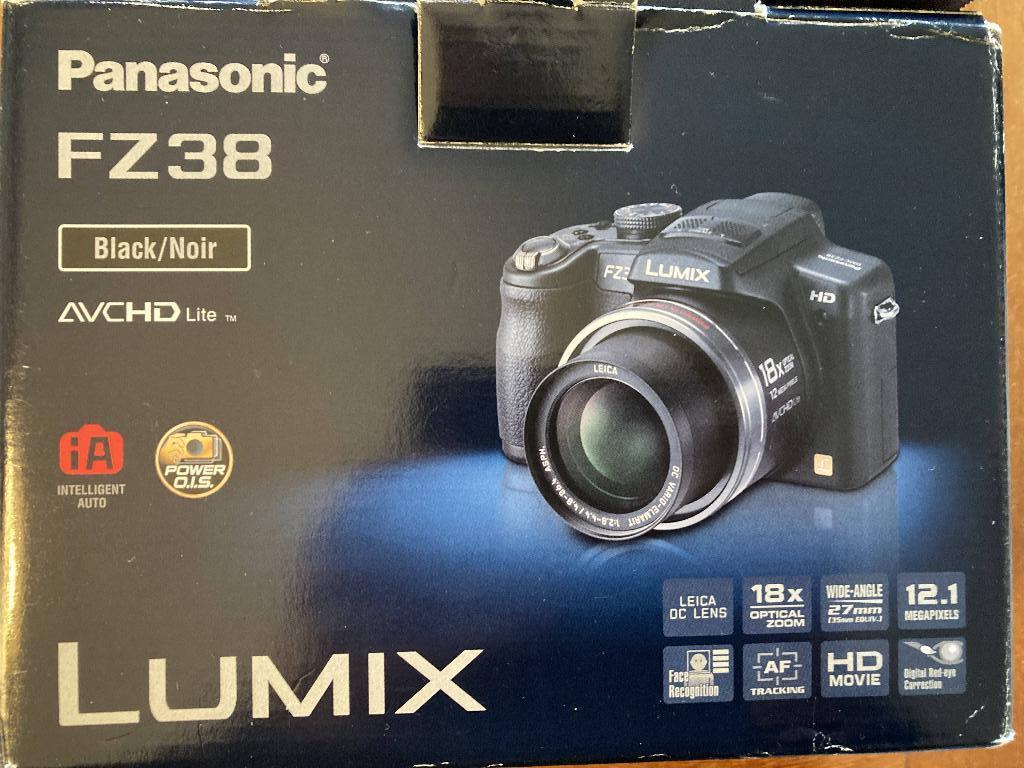 LUMIX FZ38-camera in perfecte staat, Audio, Tv en Foto, Fotocamera's Digitaal, Ophalen, 12 Megapixel, Compact, Zo goed als nieuw