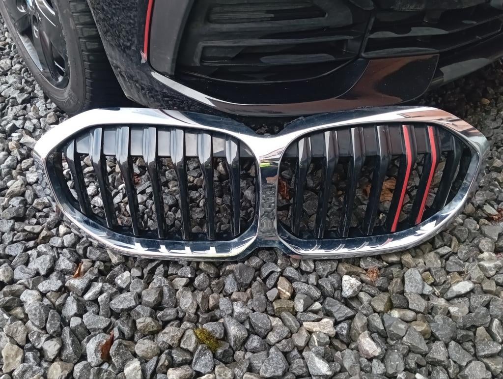 Calandre d'origine bmw f40, Autos : Pièces & Accessoires, Enlèvement, Neuf, BMW, Capot moteur