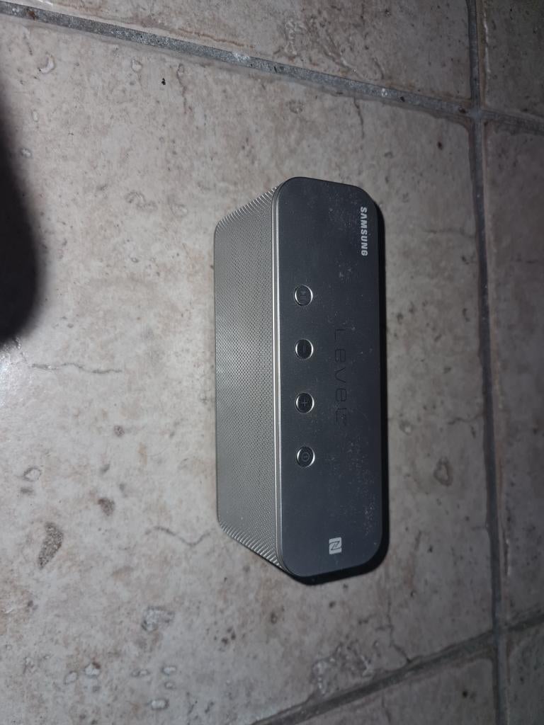Samsung levelbox mini zilver, Audio, Tv en Foto, Luidsprekerboxen, Ophalen of Verzenden, Zo goed als nieuw, Minder dan 60 watt
