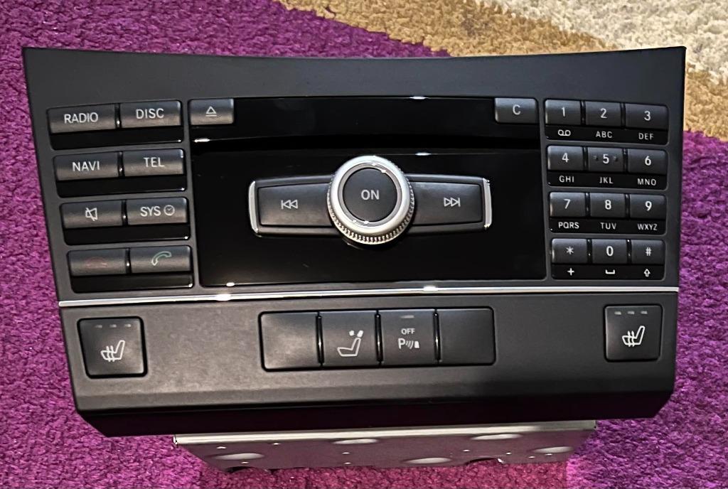 Radio CD Speler van een Mercedes E-Klasse, Auto-onderdelen, Ophalen of Verzenden, Gebruikt, Mercedes-Benz