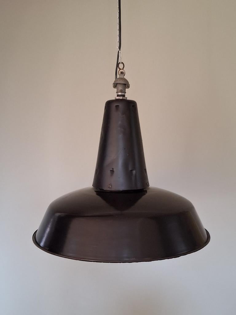 Lampe industrielle en émail., Enlèvement