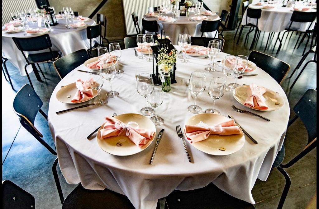 Stoffen servetten, Huis en Inrichting, Ophalen of Verzenden, Zo goed als nieuw, Roze