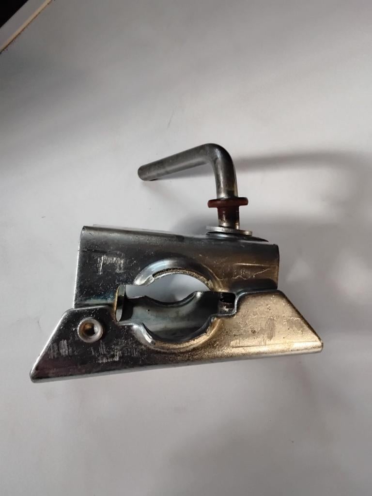 Klem steunwiel aanhangwagen., Ophalen