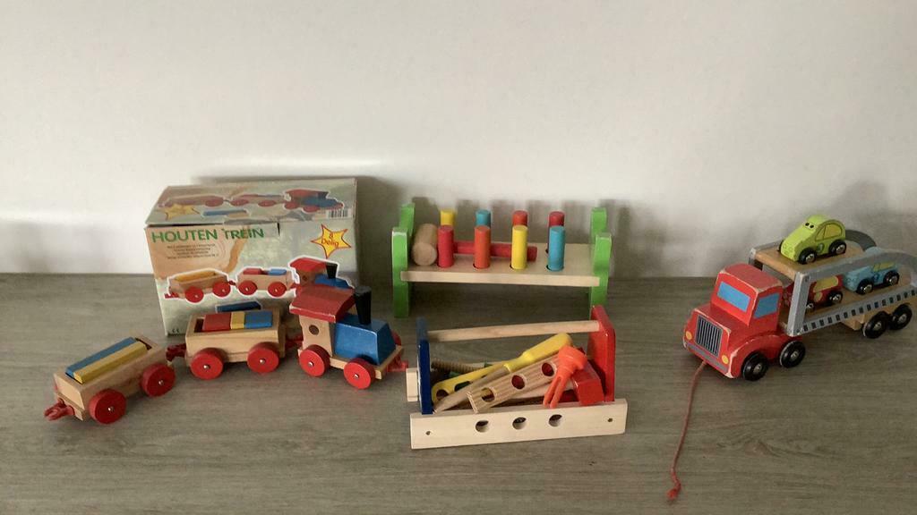 Houten speelgoed, Enlèvement, Utilisé