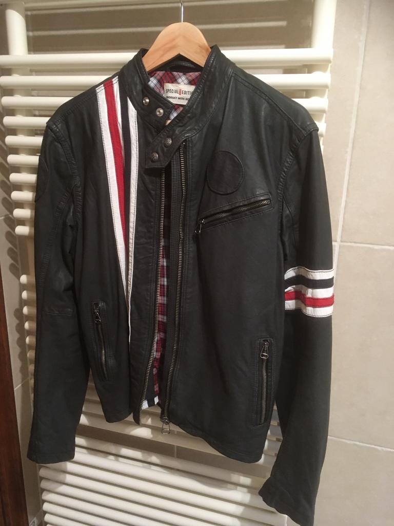 Vest Levis maat S, Ophalen of Verzenden, Zo goed als nieuw, Maat 36 (S), Grijs