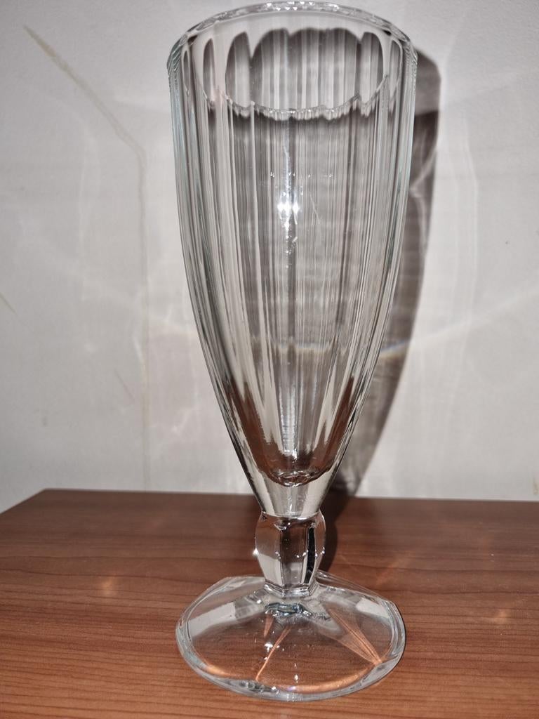 Vase à pied 
Hauteur 19 cm, Enlèvement ou Envoi, Utilisé, Verre