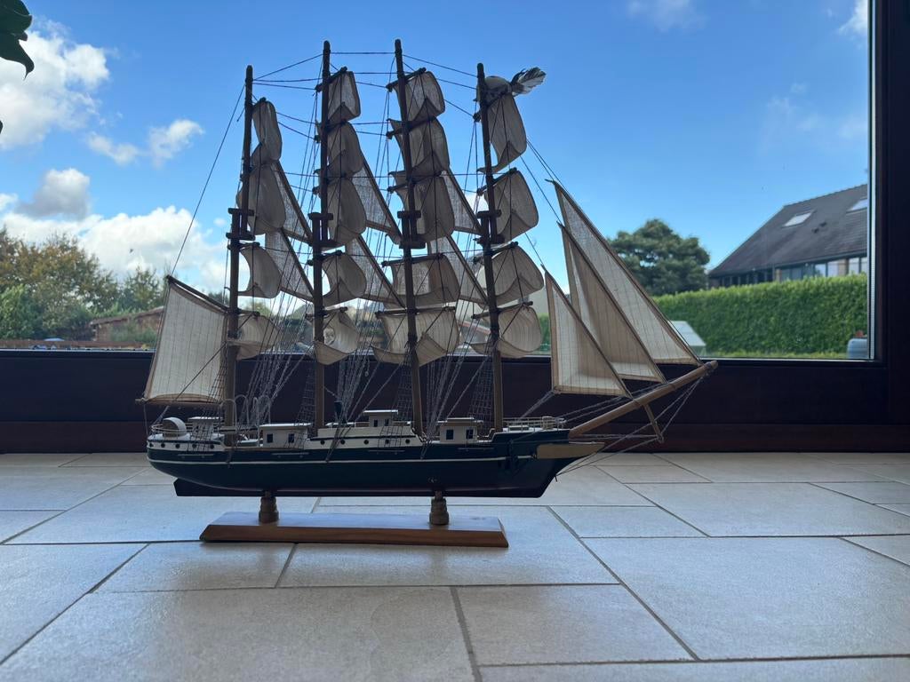 Bateau en bois, Ophalen, Zo goed als nieuw