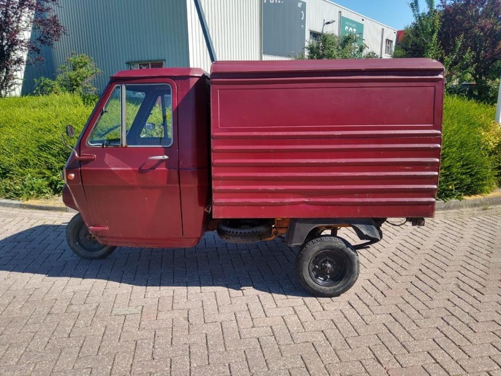 Lambretta Lambro oude driewieler met documenten Piaggio ape, Bedrijf, Overig, Oldtimers, 1 cilinder