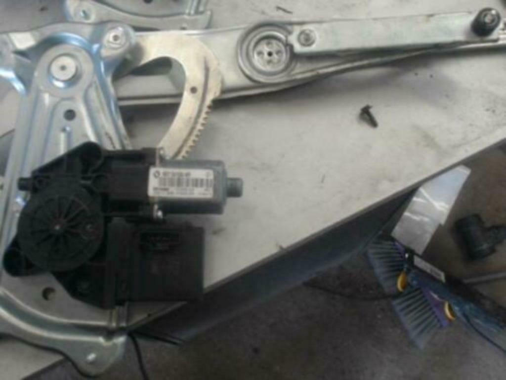 leve vitre electrique avant droit renault megane 3, Enlèvement, Utilisé, Renault