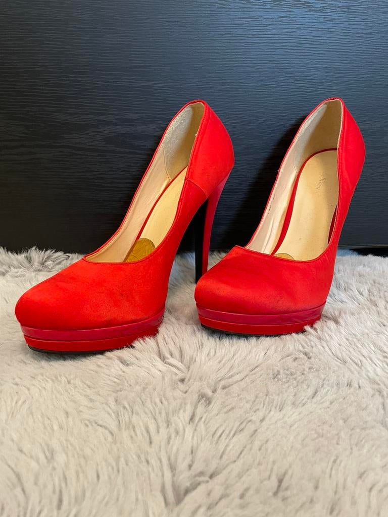 Taille 40, talon de 15 cm, Chaussures à haut talons, Comme neuf, Enlèvement, ANDERE