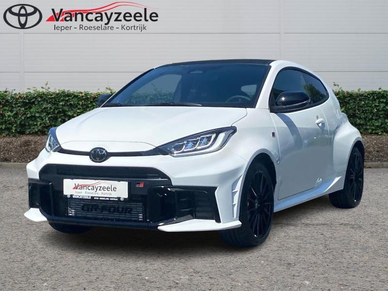 Toyota Yaris GR 1.6i MT+red interior accent, Autos, Toyota, Yaris, Régulateur de distance, Airbags, Air conditionné, Bluetooth