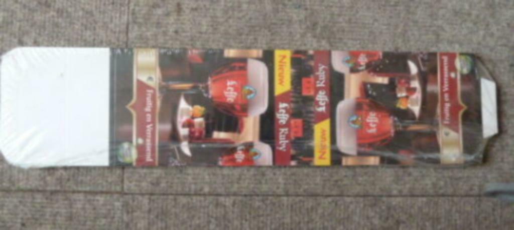 nieuwe tafel reclame 's LEFFE RUBY Volledig pack 25 stuks, Ophalen of Verzenden, Nieuw, Reclamebord, Plaat of Schild, Leffe